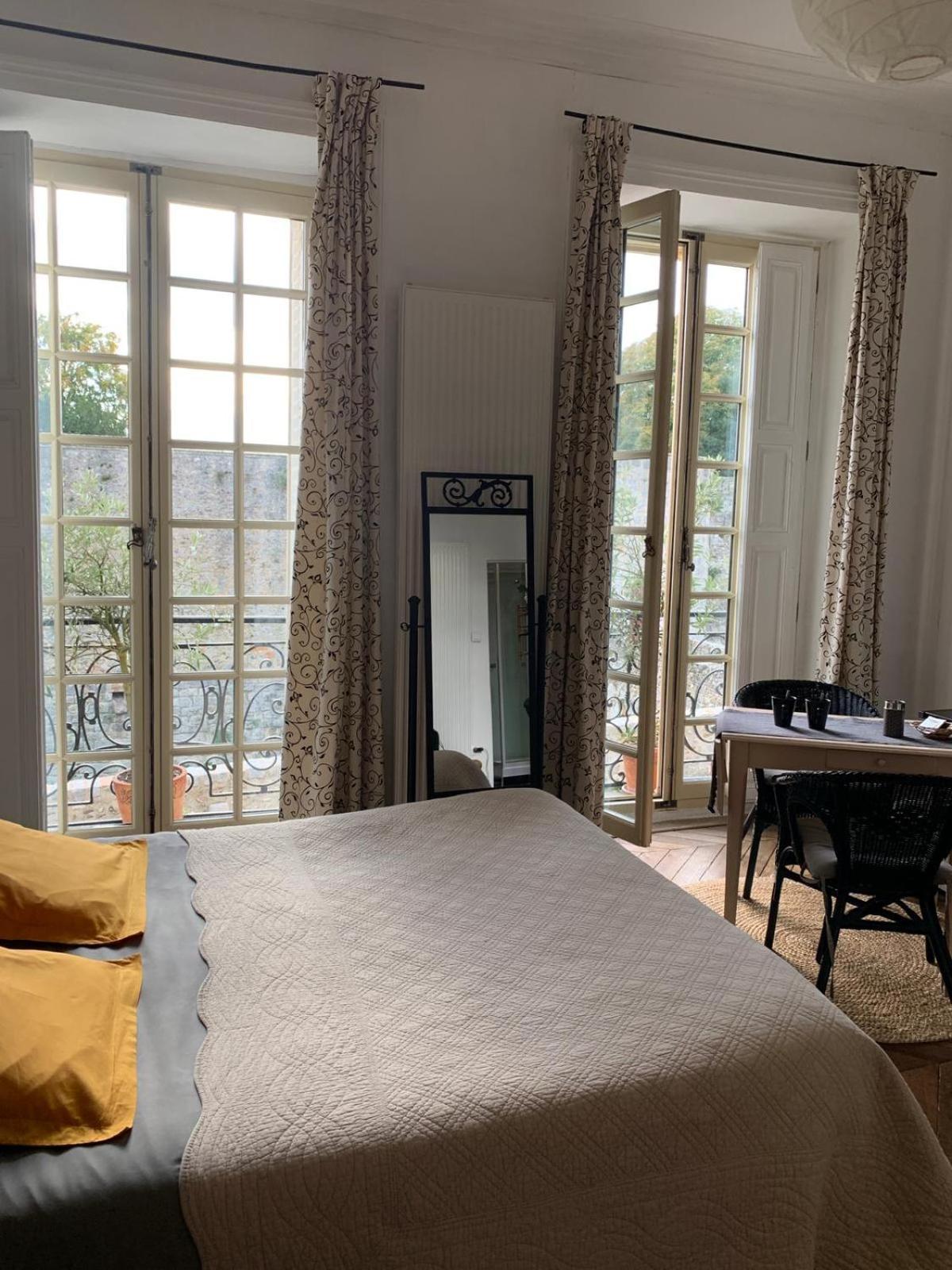 Chambre D'Hote Du Chateau Дурдан Екстериор снимка